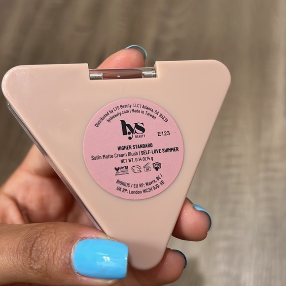 lys cream blush - Picture 3 of 3